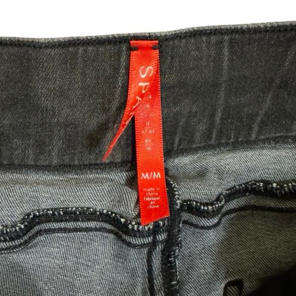 Spanx Jeans Black Denim Skinny Stretch Distressed Raw Hem Pull On Size Medium M - Picture 5 of 7